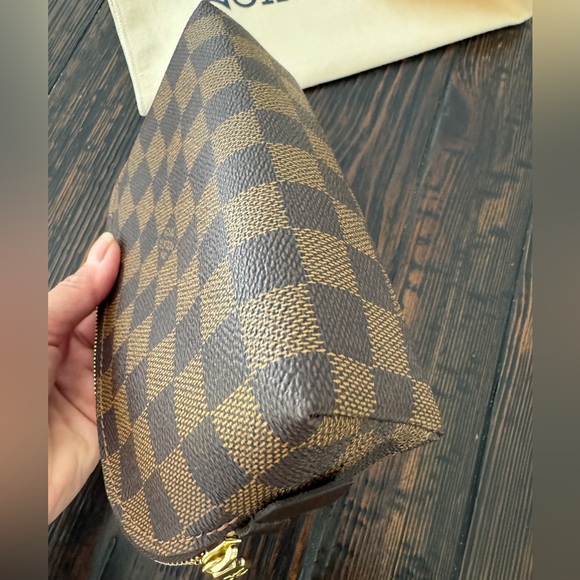 Authentic Louis Vuitton Damier Ebene Cosmetic Pouch in Like New Condition - Picture 9 of 16